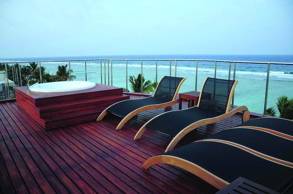 Airport Beach Hotel Hulhumalé Eksteriør billede