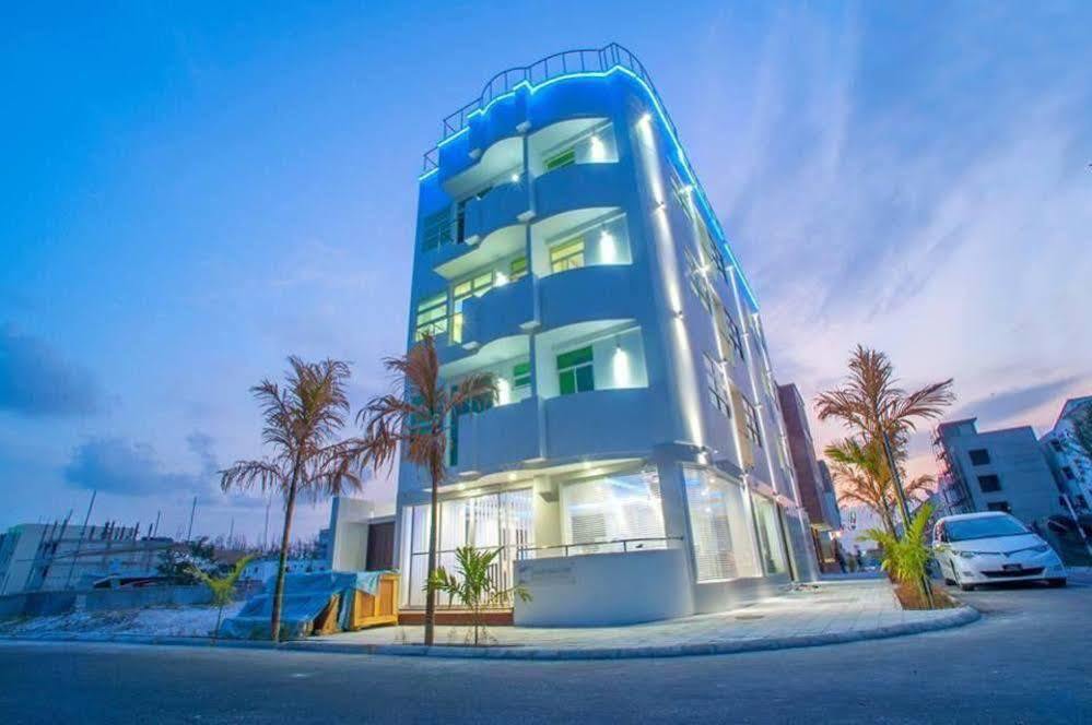Airport Beach Hotel Hulhumalé Eksteriør billede